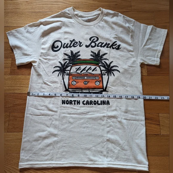 Urban Outfitters Outer Banks graphic tshirt - Picture 5 of 6